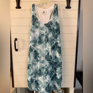 Sleeveless Blue and White Patterned Dress